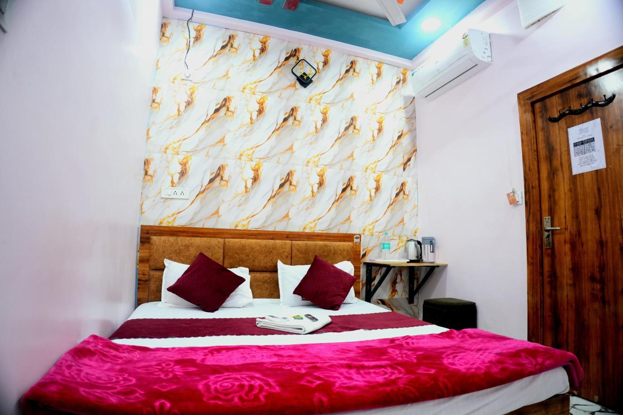 Hotel Ganraj Ujjain Extérieur photo
