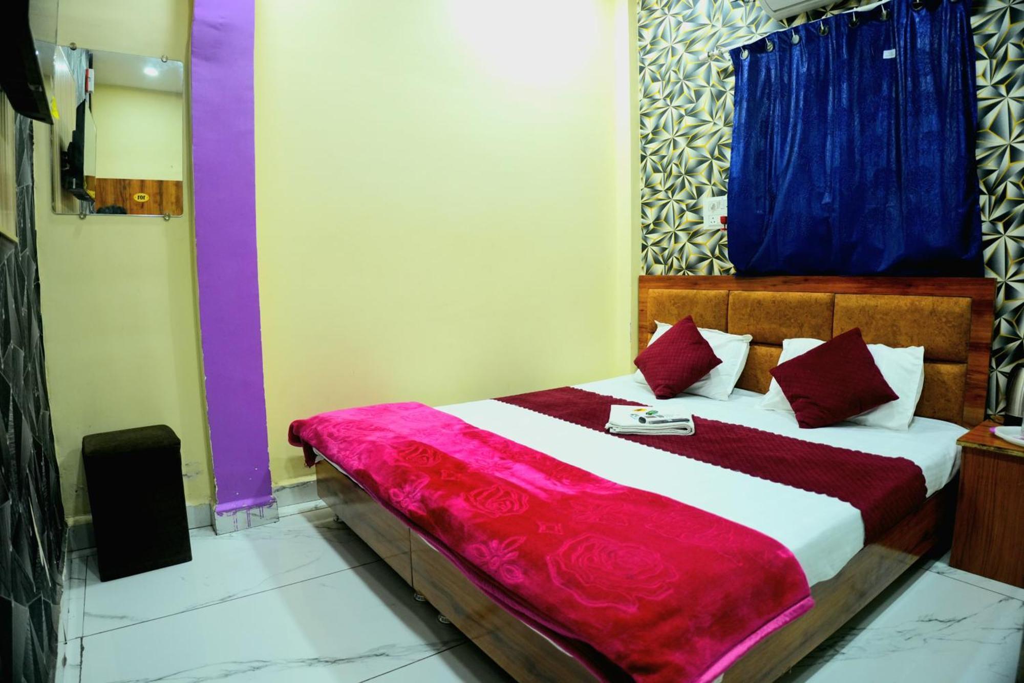 Hotel Ganraj Ujjain Extérieur photo