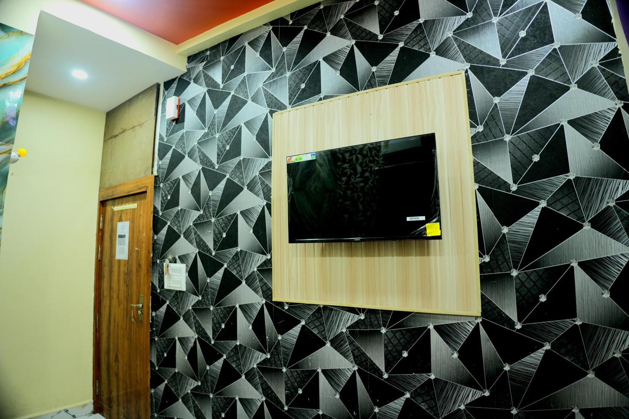 Hotel Ganraj Ujjain Extérieur photo