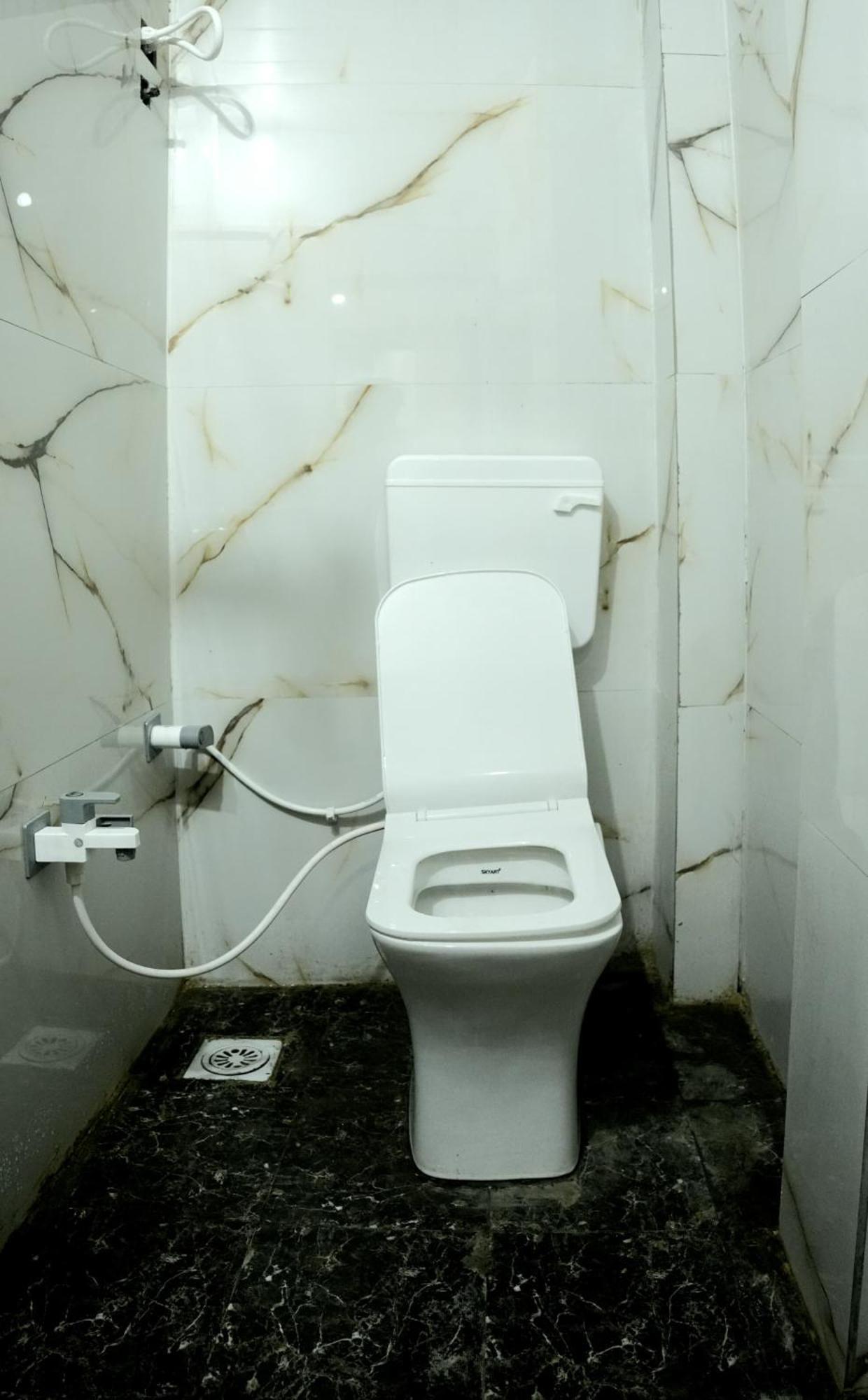 Hotel Ganraj Ujjain Extérieur photo